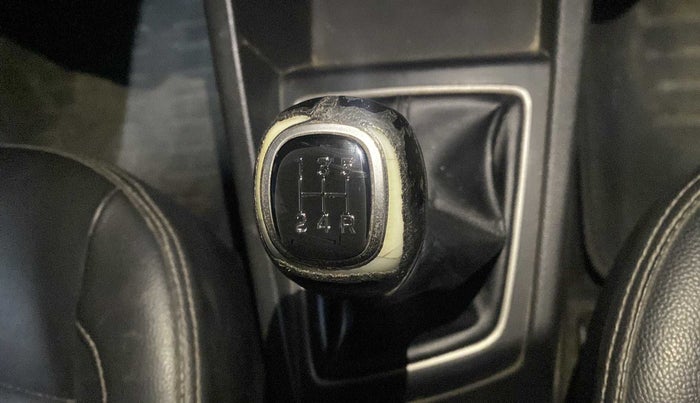 2015 Hyundai Elite i20 ASTA 1.2, Petrol, Manual, 79,250 km, Gear lever - Knob has minor damage