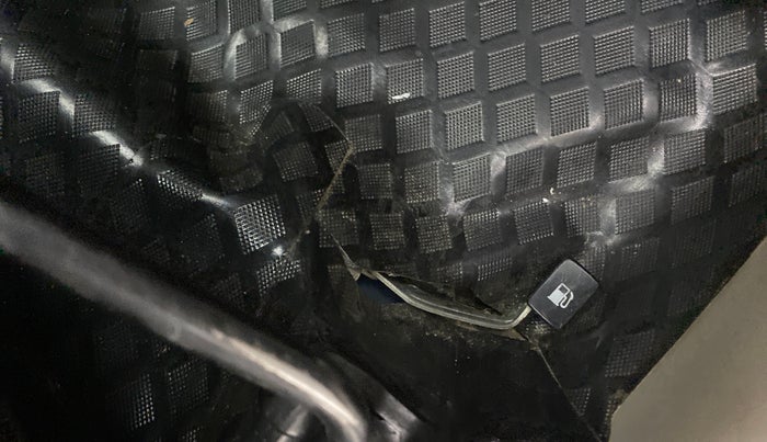 2021 Maruti Celerio VXI, Petrol, Manual, 21,270 km, Flooring - Carpet is minor damage