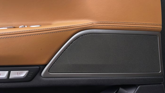 BMW 740LI-Speakers