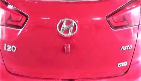 2017 Hyundai Elite i20 ASTA 1.2, Petrol, Manual, 40,986 km, Dicky (Boot door) - Minor scratches