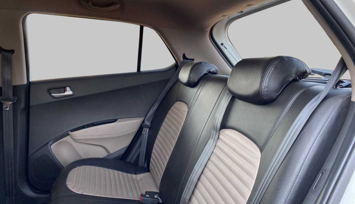 2015 Hyundai Grand i10 ASTA (O) 1.2 KAPPA VTVT, Petrol, Manual, 20,989 km, Right Side Rear Door Cabin