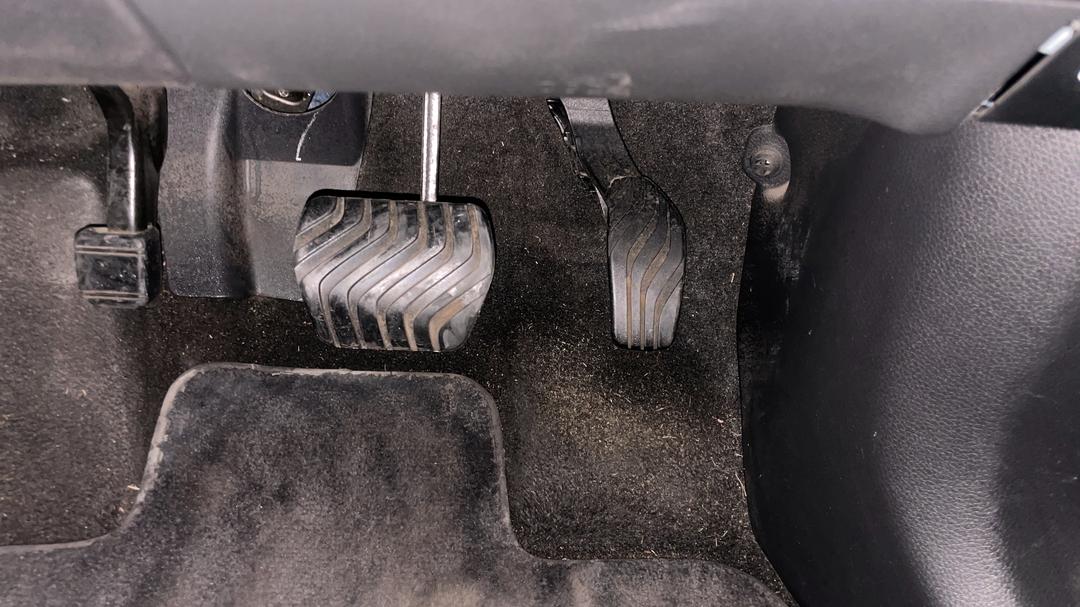 2017 Nissan X-trail St-l (FWD), Automatic, 73823 km, Pedals and Footmat