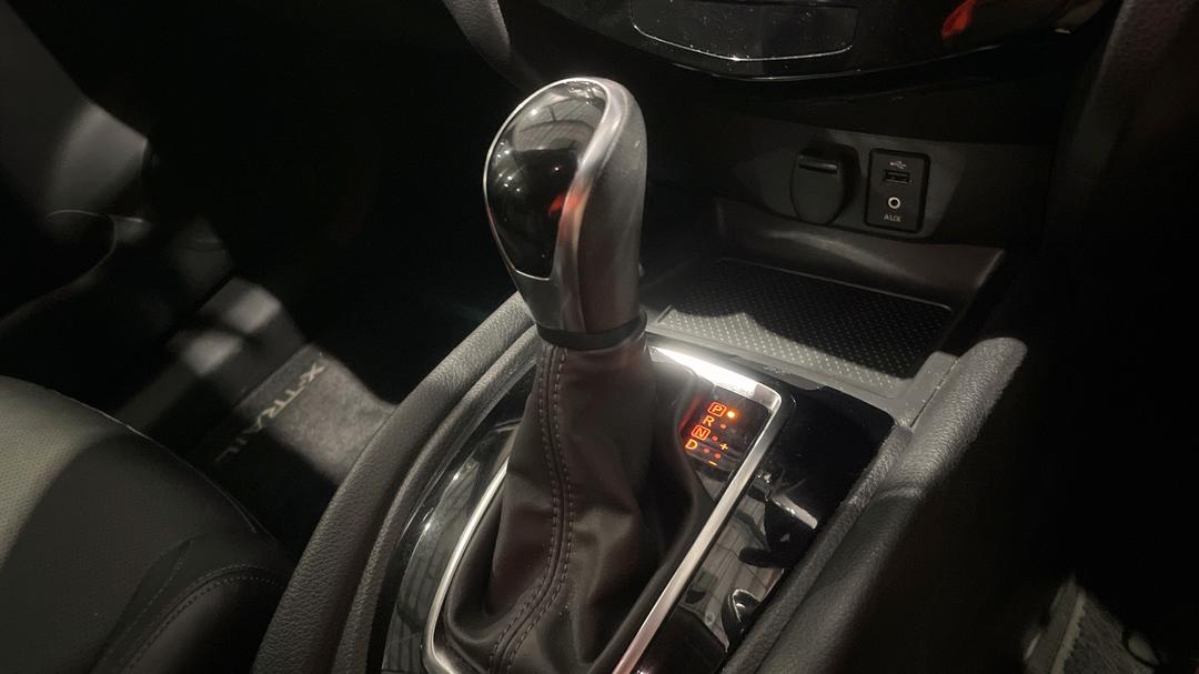 2017 Nissan X-trail St-l (FWD), Automatic, 73823 km, Gear Lever 
