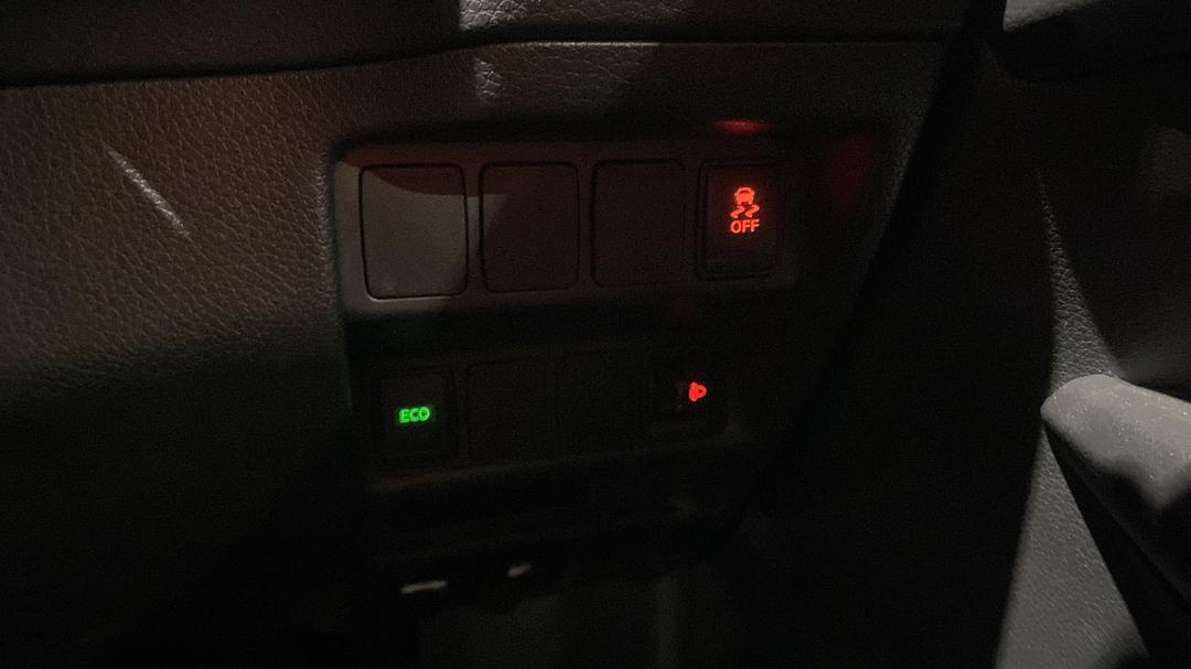 2017 Nissan X-trail St-l (FWD), Automatic, 73823 km, Utility Switches/Buttons