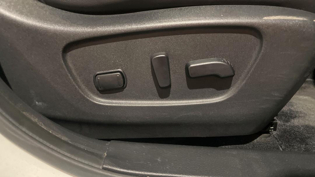 2017 Nissan X-trail St-l (FWD), Automatic, 73823 km, Drivers Side Adjustment Panel
