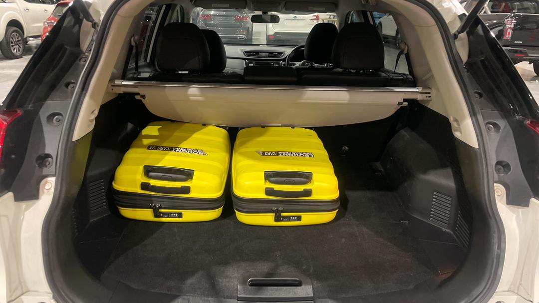 2017 Nissan X-trail St-l (FWD), Automatic, 73823 km, Boot Inside View with Luggage