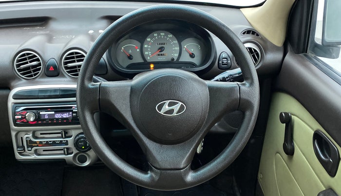 2010 Hyundai Santro Xing GL, Petrol, Manual, 71,117 km, Steering Wheel Close Up