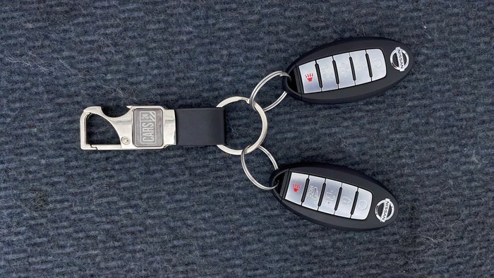 NISSAN PATROL-Key Close-up