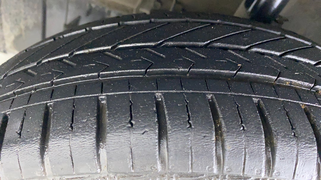 Left Front Tyre Tread