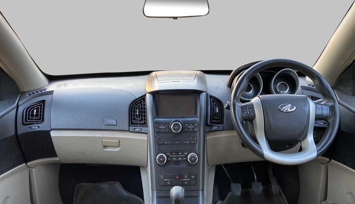 2015 Mahindra XUV500 W8, Diesel, Manual, 97,243 km, Dashboard