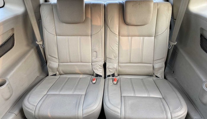 2015 Mahindra XUV500 W8, Diesel, Manual, 97,243 km, Third Seat Row ( optional )