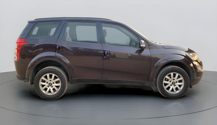 2015 Mahindra XUV500 W8, Diesel, Manual, 97,243 km, Right Side View