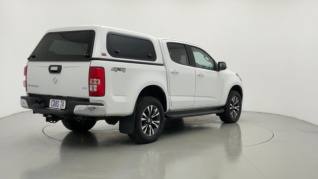 Right Back Diagonal (45- Degree) View