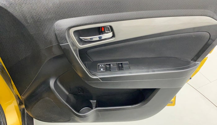 2019 Maruti Vitara Brezza ZDI PLUS DUAL TONE, Diesel, Manual, 68,208 km, Driver Side Door Panels Control