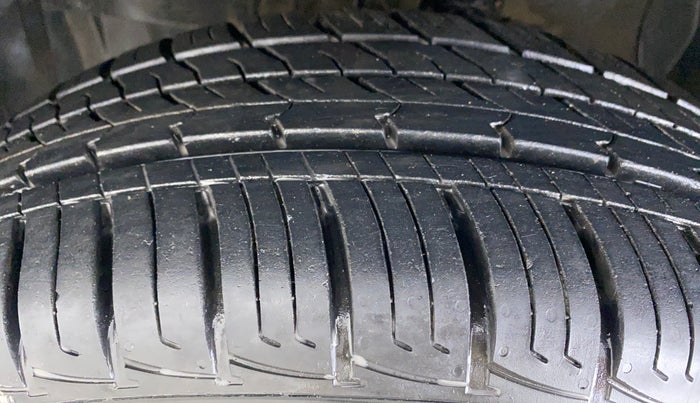 2019 Maruti Vitara Brezza VDI, Diesel, Manual, 29,480 km, Left Front Tyre Tread
