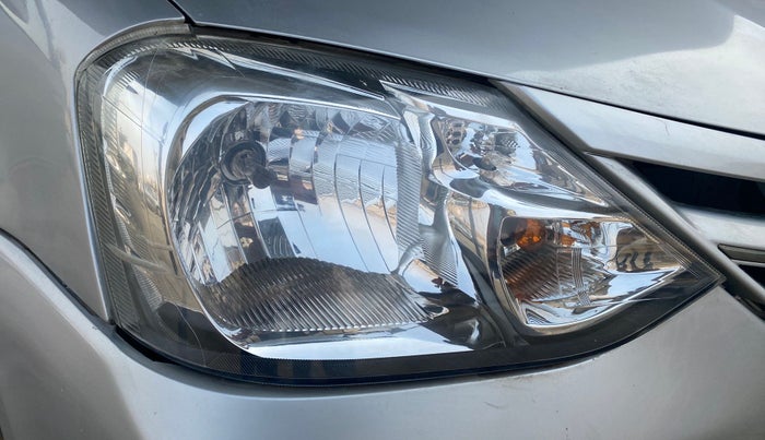 2013 Toyota Etios G, Petrol, Manual, 32,341 km, Right headlight - Minor scratches