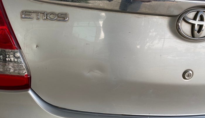 2013 Toyota Etios G, Petrol, Manual, 32,341 km, Dicky (Boot door) - Minor scratches