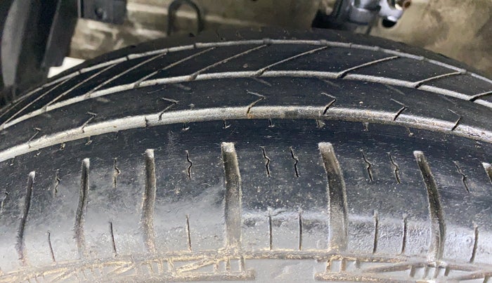 2012 Maruti Swift Dzire VXI, Petrol, Manual, 83,421 km, Left Front Tyre Tread