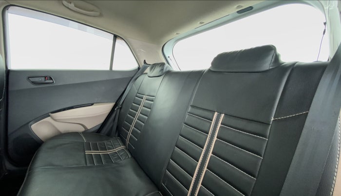 2018 Hyundai Grand i10 MAGNA 1.2 KAPPA VTVT, Petrol, Manual, 27,213 km, Right Side Rear Door Cabin