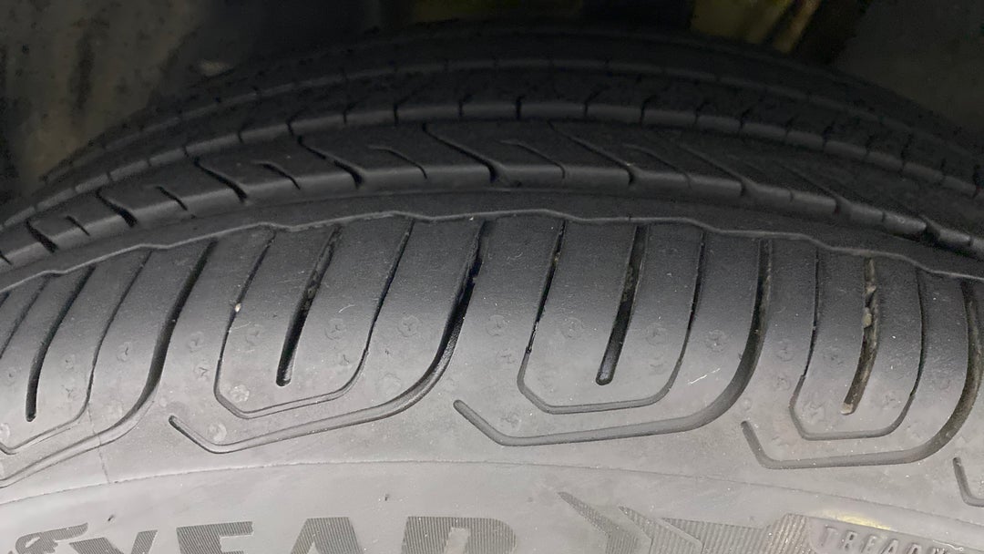 Left Front Tyre Tread
