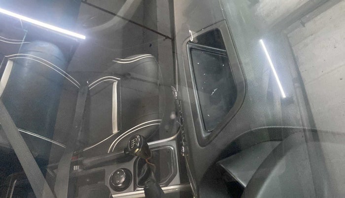 2021 Tata NEXON XM PLUS SUNROOF PETROL, Petrol, Manual, 28,414 km, Front windshield - Minor spot on windshield
