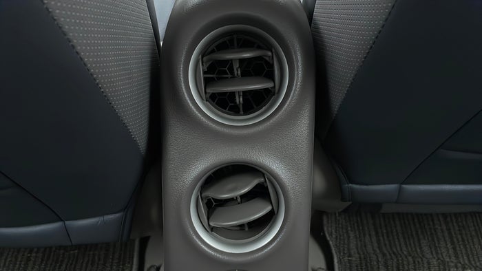 NISSAN SUNNY-Rear AC Vents