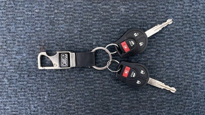 NISSAN SUNNY-Key Close-up
