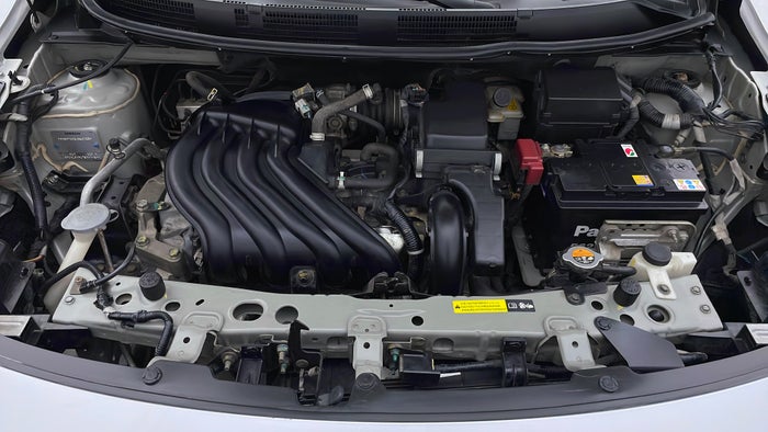 NISSAN SUNNY-Engine Bonet View