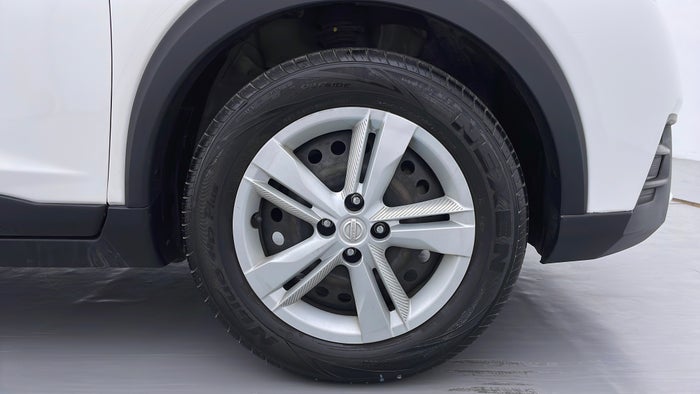 NISSAN KICKS-Right Front Tyre