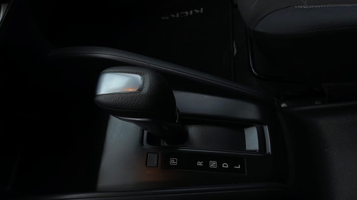 NISSAN KICKS-Gear Lever