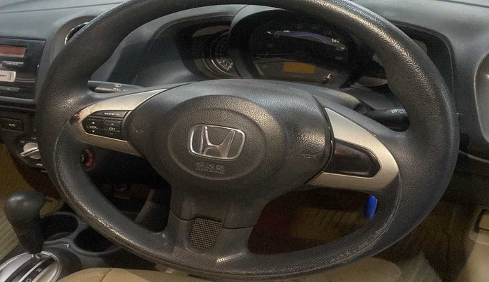 2016 Honda Brio VX AT, Petrol, Automatic, 27,699 km, Steering wheel - Steering cover is minor torn