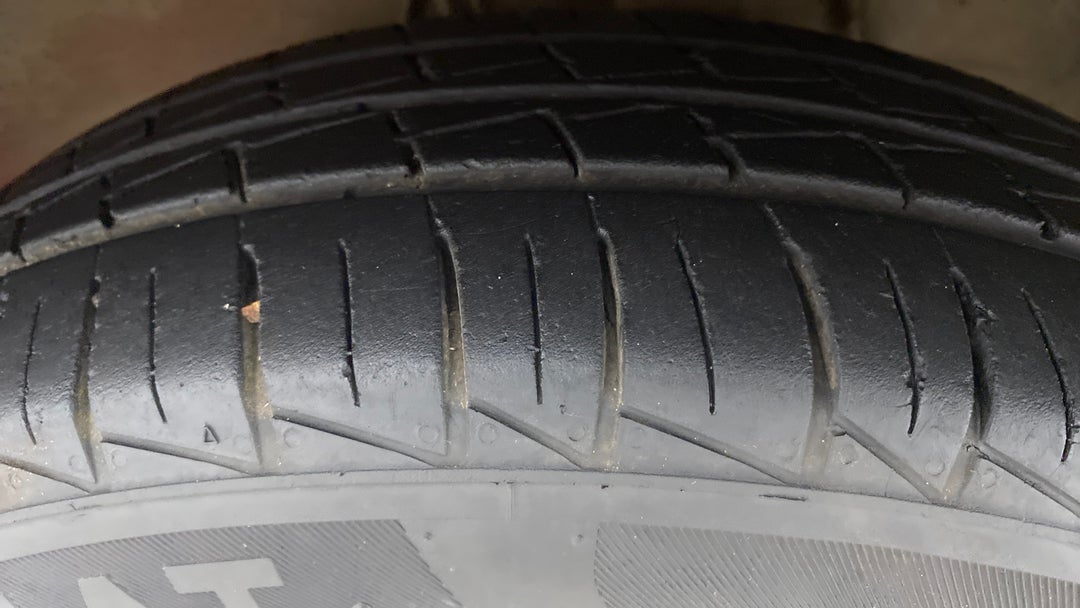 Left Front Tyre Tread