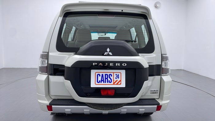 MITSUBISHI PAJERO-Back/Rear View