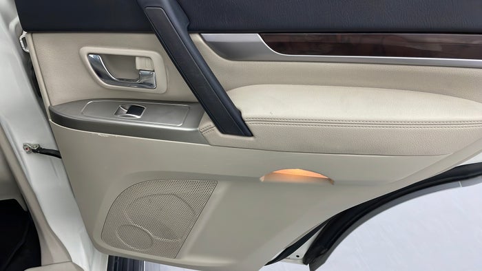 MITSUBISHI PAJERO-Door Exterior RHS Rear Scratch