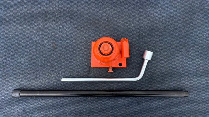 MITSUBISHI PAJERO-Tool Kit