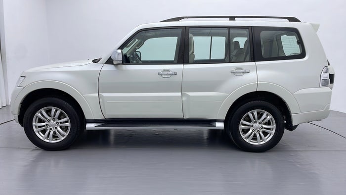 MITSUBISHI PAJERO-Left Side View