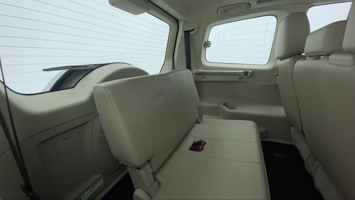 MITSUBISHI PAJERO-Third Seat Row