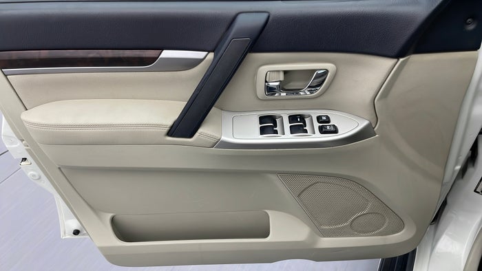 MITSUBISHI PAJERO-Driver Side Door Panels Controls