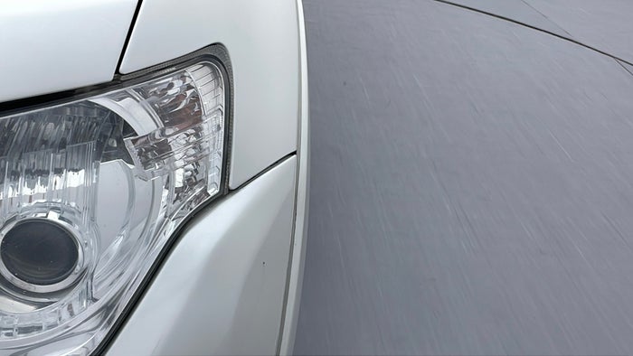 MITSUBISHI PAJERO-Bumper Front Misaligned