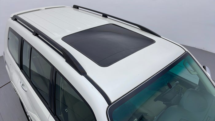 MITSUBISHI PAJERO-Roof/Sunroof View