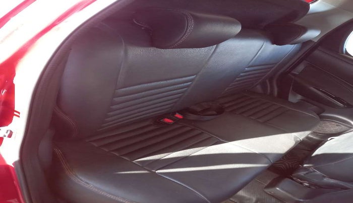 2013 Maruti Swift VXI, Petrol, Manual, 53,357 km, Second-row right seat - Cover slightly stained