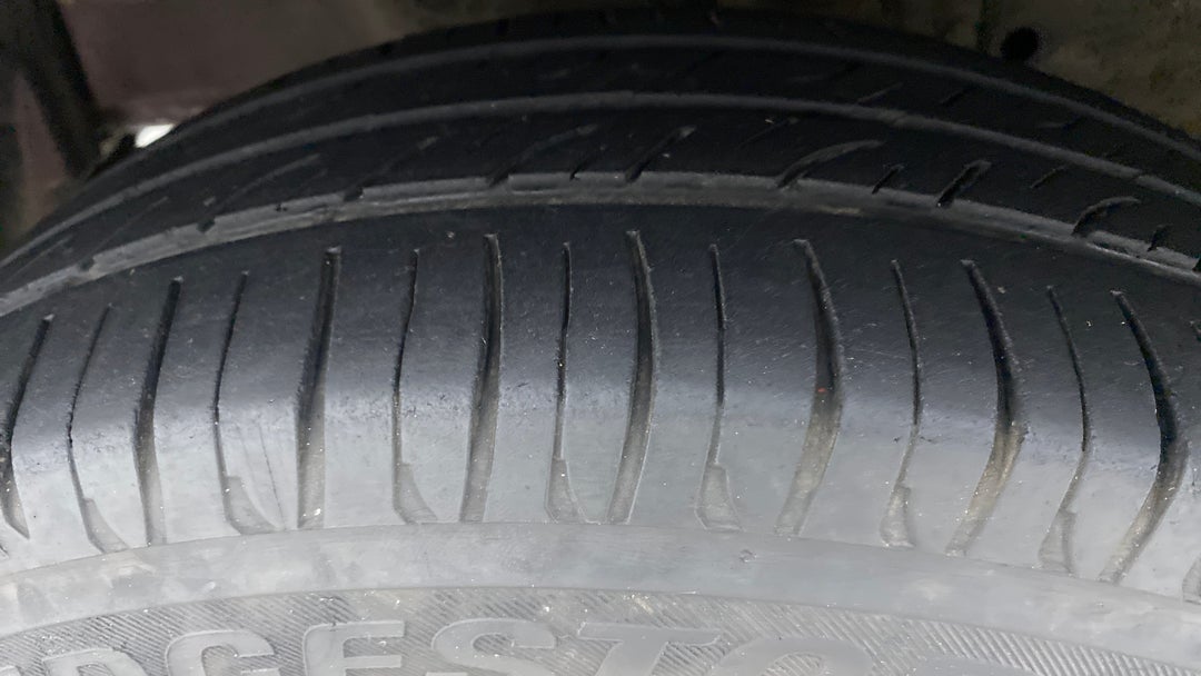 Left Front Tyre Tread