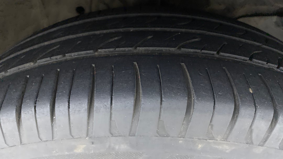 Right Front Tyre Tread