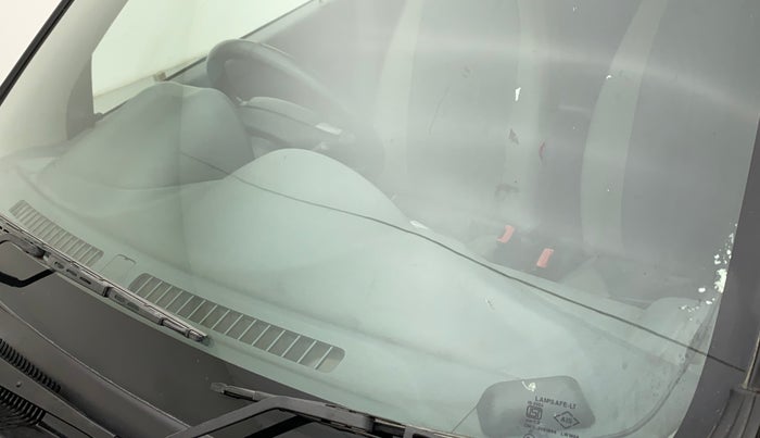 2014 Maruti Alto 800 LXI, Petrol, Manual, 35,441 km, Front windshield - Minor spot on windshield