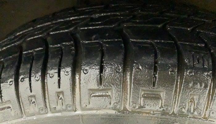 2014 Maruti Alto 800 LXI, Petrol, Manual, 35,441 km, Right Front Tyre Tread
