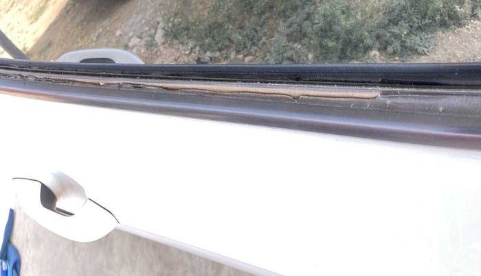 2019 Hyundai Xcent S 1.2, Petrol, Manual, 31,172 km, Rear left door - Weather strip has minor damage