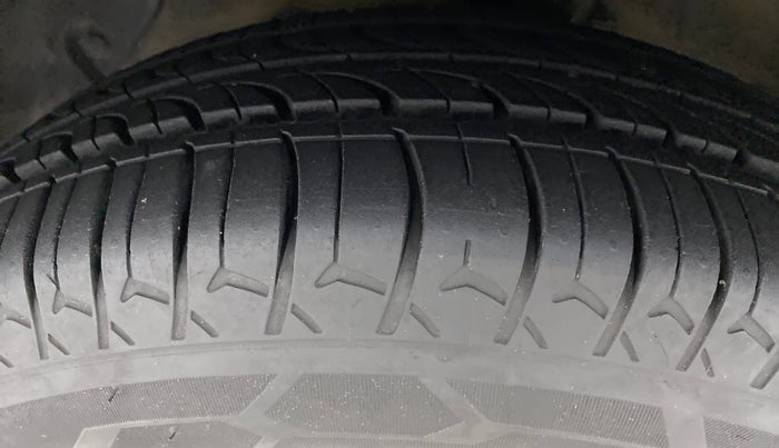 2016 Hyundai Grand i10 ASTA (O) 1.2 KAPPA VTVT, Petrol, Manual, 1,00,058 km, Left Front Tyre Tread