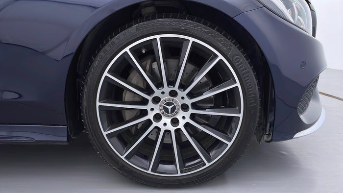 MERCEDES BENZ C 300-Right Front Tyre