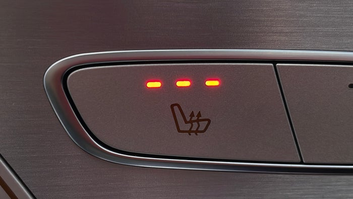 MERCEDES BENZ C 300-Heated Seats