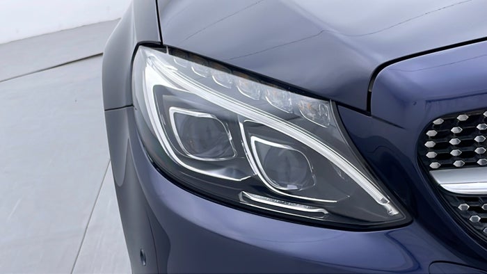 MERCEDES BENZ C 300-Head Light RHS Scratch